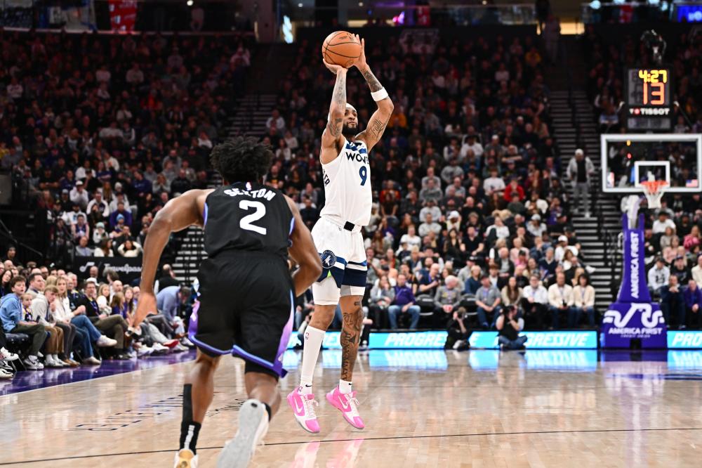 政压力下的 政压力下的